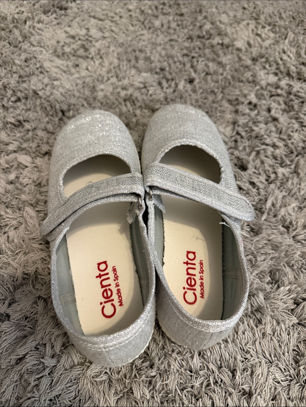 Cienta Girls' Silver Glitter Mary Jane Shoes
